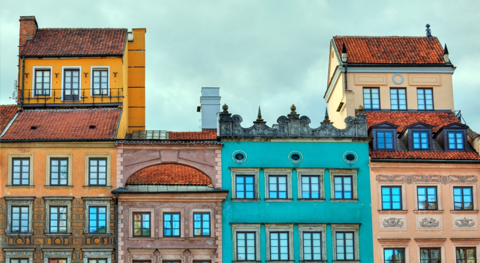 The Secret Life of Warsaw Tenement Houses. Where Did the Small Houses on the Roofs of the Old Town Come From?