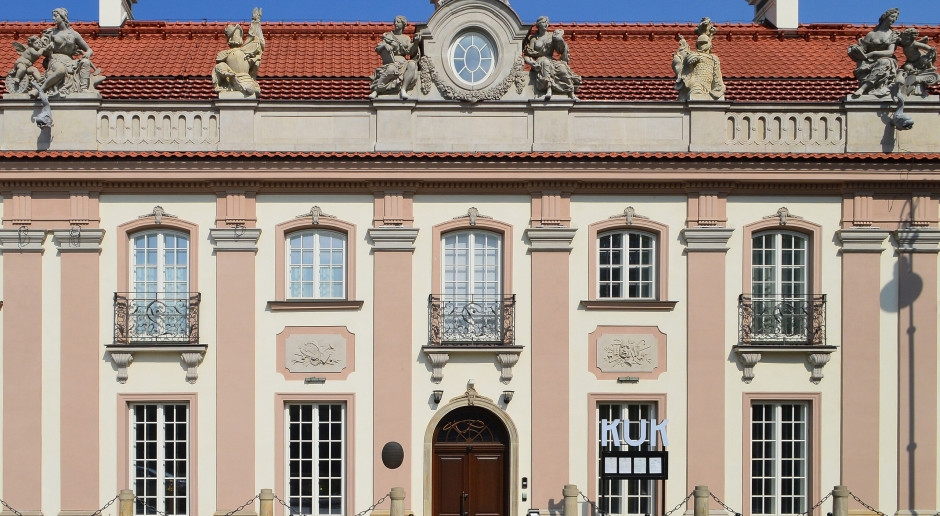 O interior histórico do Palácio Branicki ganhou uma segunda vida. Bem-vindo à Farmácia dos Monumentos