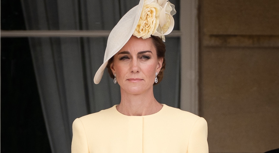 A Duquesa Kate sabe o que é tendência. Ela optou por "unhas nuas" e a cor mais fashion da temporada