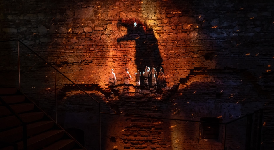I stood face to face with King Kraków and the Wawel Dragon. The new exhibition "Międzymurze" at Wawel