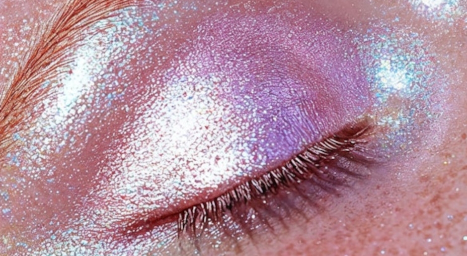 Dies ist einer der stärksten Make-up-Trends des Jahres 2025. Es wird perfekt für den Urlaub sein