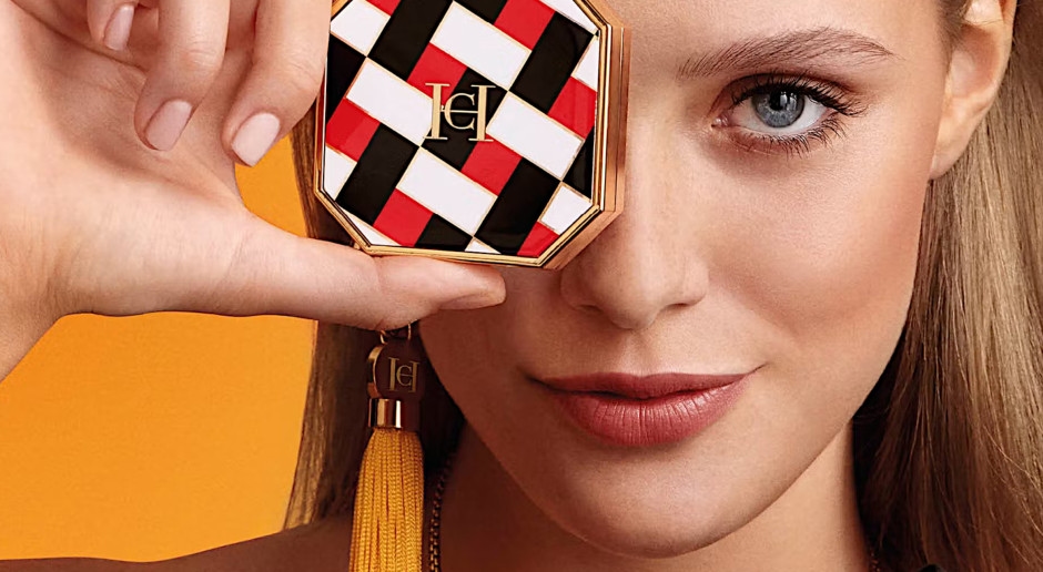 Here is the trendiest and smallest accessory for summer 2025. Something for the eye, something for the body