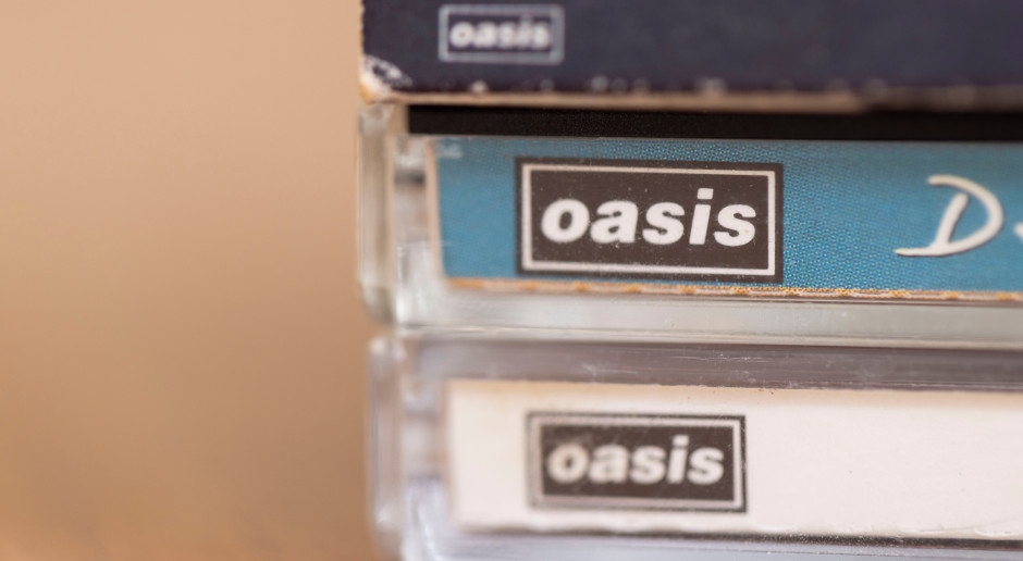 Era Beatlemania, agora é febre do Oasis. Este retrato dos irmãos Gallagher pode valer uma fortuna