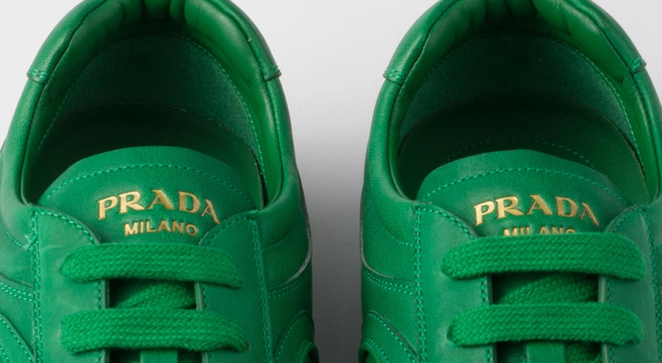 Prada laat iconische sneakers herleven die 20 jaar geleden een verkoophit waren