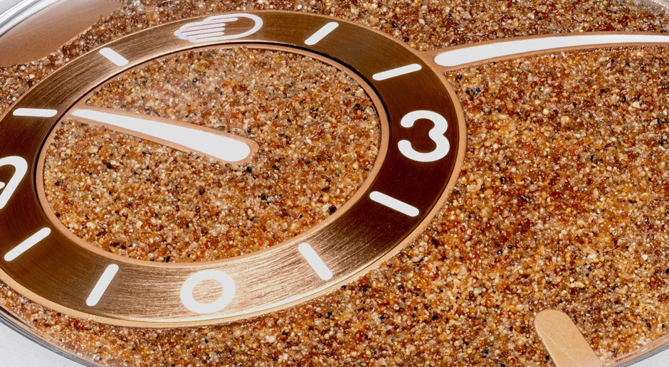 Die Ikone des arabischen Luxus präsentiert eine neue Uhr. Im Inneren des Meisterwerks der Wandersand der Wüste