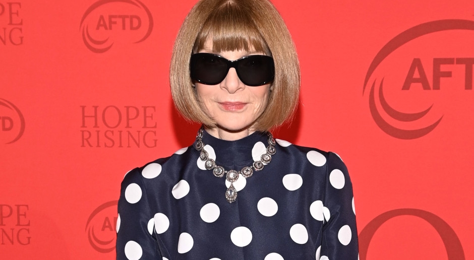 Fashion Earthquake: Pope Steps Down
