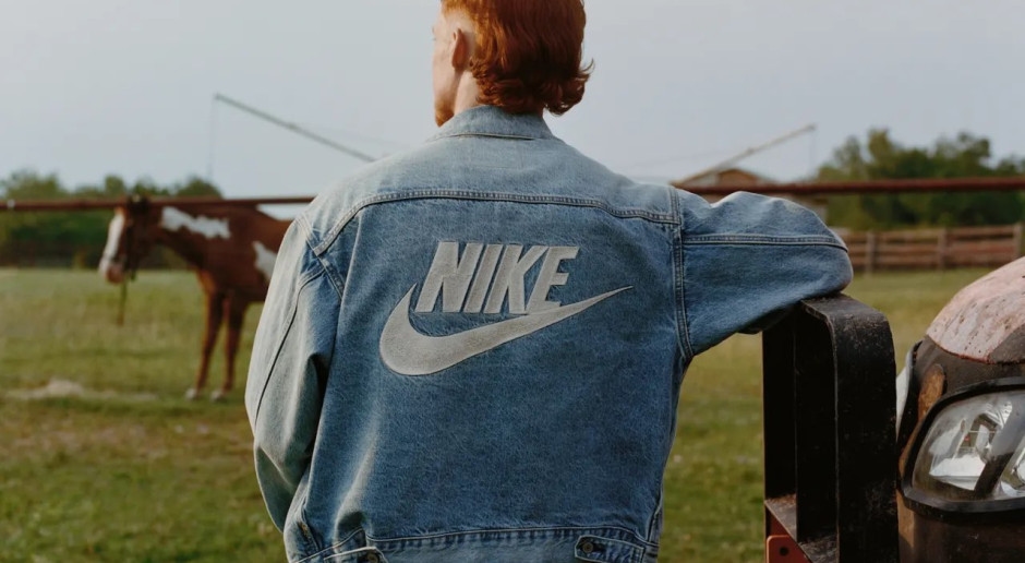 Nike joins forces with denim legend. Hip-hop and vintage inspiration