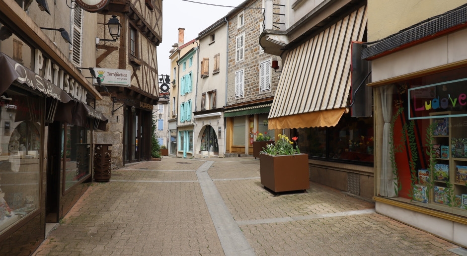 You can now own a house in France for 1 euro. A picturesque village welcomes new residents