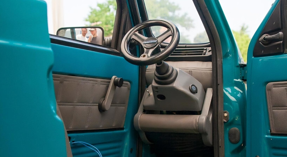 A 30-year-old has created the world's narrowest car. It looks like a joke, but it's a real machine.