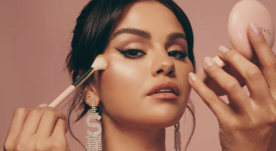 L'impero cosmetico da miliardi di dollari di Selena Gomez ha appena battuto un nuovo record