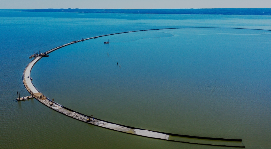 Een nieuw Pools eiland groeit snel. Deze unieke plek op de kaart van het land bekoort met zijn vorm en mogelijkheden.
