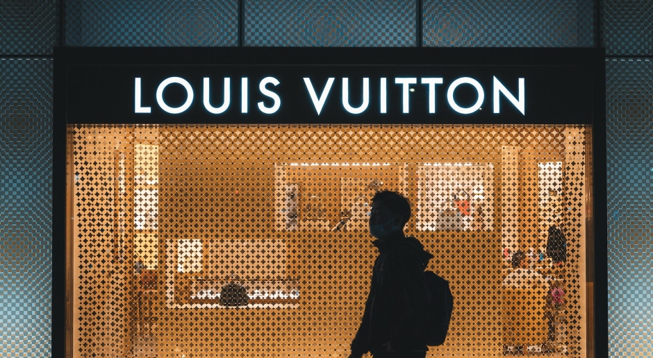 Louis Vuitton sospettata di riciclaggio di denaro. A rischio 3 milioni di euro