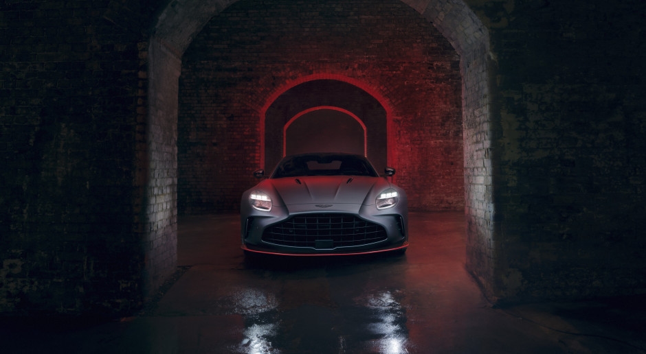 Este es el nuevo Aston Martin Vantage S 2025: más potencia, garras más afiladas y una suspensión tipo yoga.
