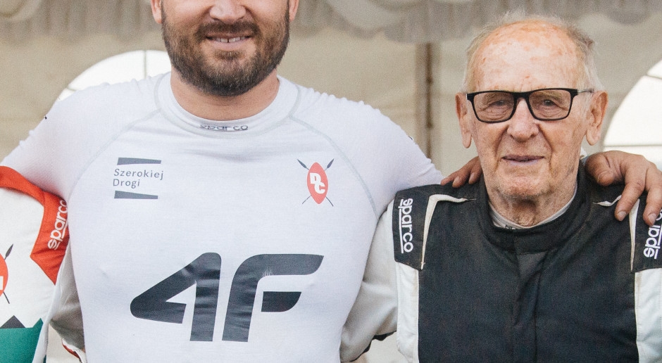 Sobiesław Zasada le entregó el volante a su nieto. Un momento significativo en la vida del piloto de rally y empresario polaco.