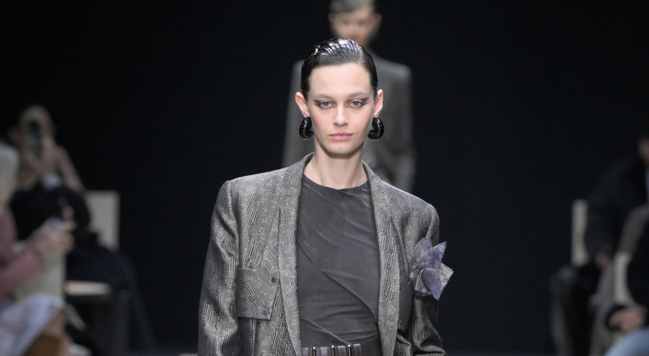 ¿Quieres lucir elegante y con estilo? ¡Lleva pantalones estilo Armani este otoño!