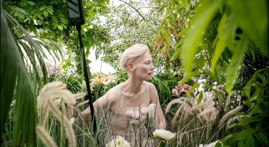 De vurige Venus Williams, de betoverende Tilda Swinton en Irina Shayk in het rood. Dit is de Pirelli-kalender van 2026.