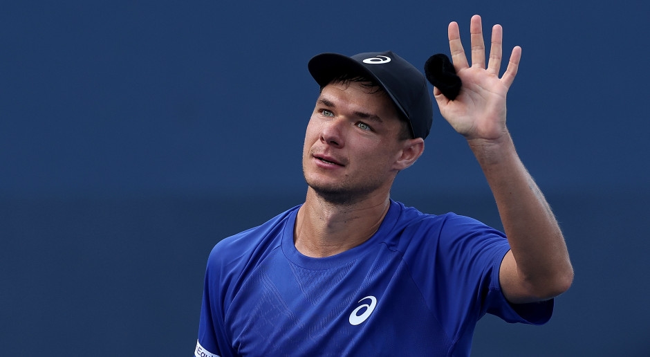 Um final feliz para o escandaloso incidente do chapéu do US Open. Kamil Majchrzak encontrou o menino.