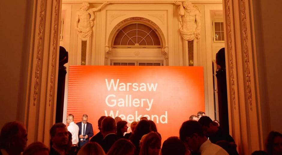 Das Warsaw Gallery Weekend 2025 liegt hinter uns. Wir fassen das Warschauer Kunstfestival zusammen.