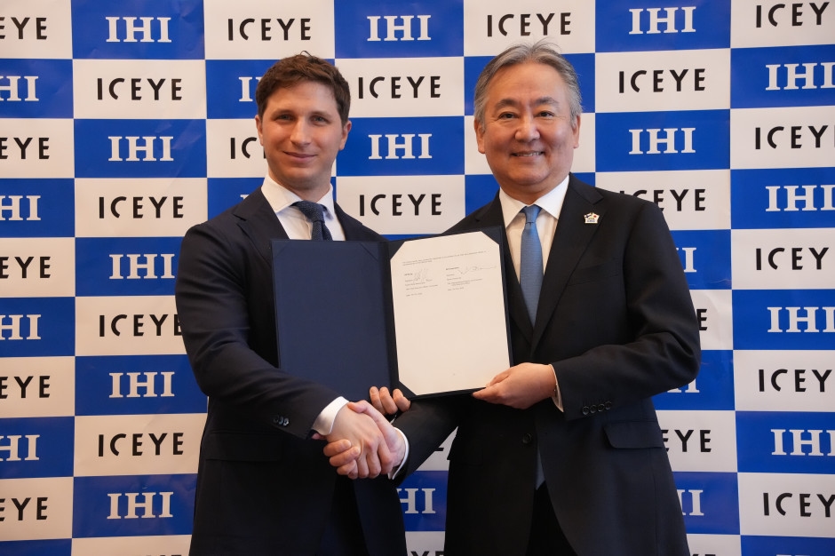 ICEYE will collaborate with a Japanese company. The first satellites will be launched next year.