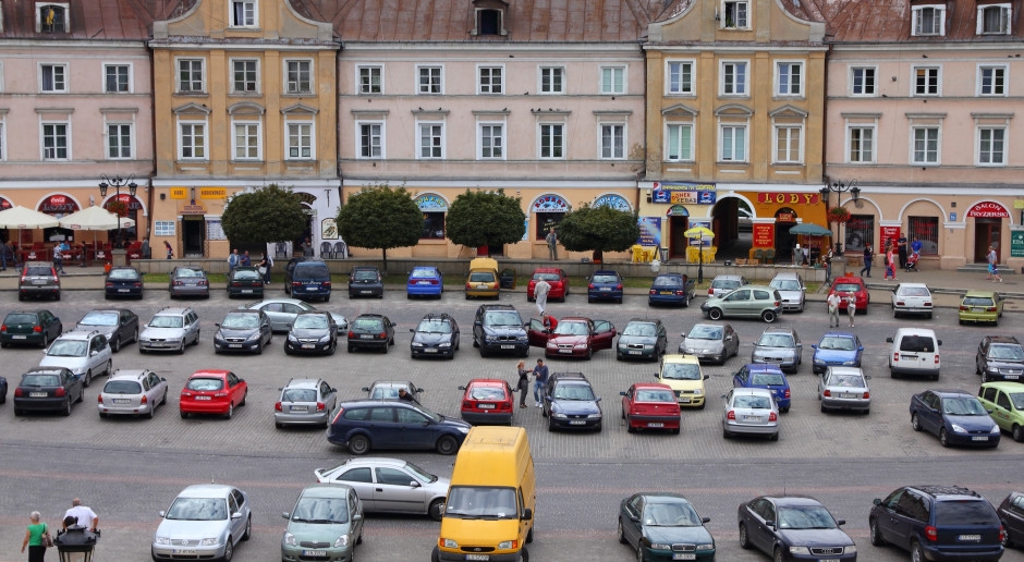 The Commissioner for Human Rights crushes the regulations governing paid parking