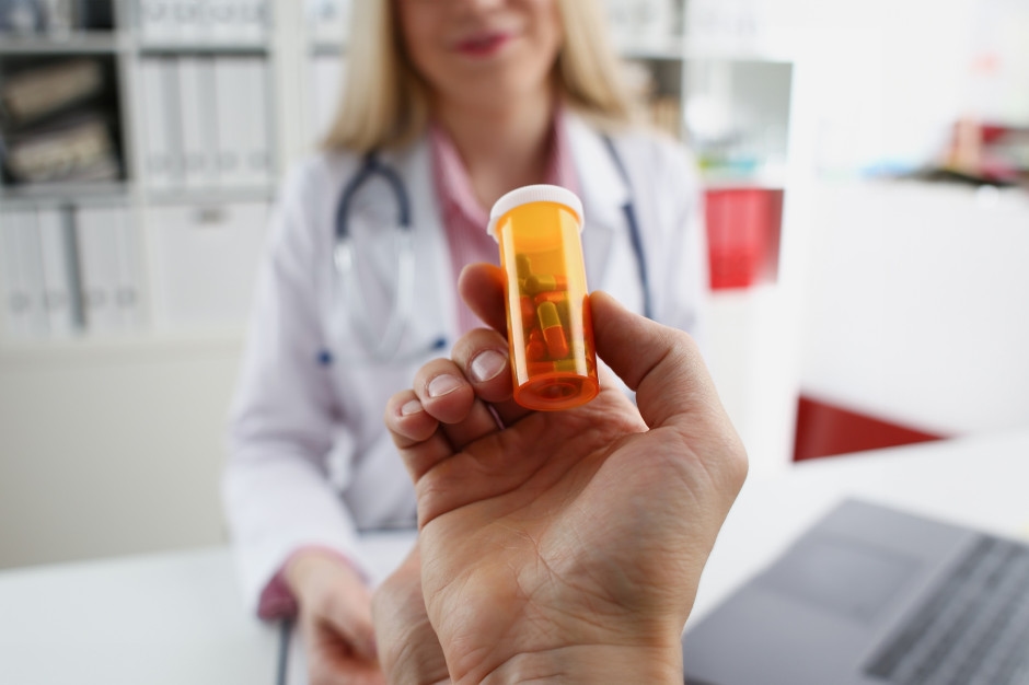 Leczą depresję grzybami, autyzm jodem. Rząd szykuje bat na pseudomedyków