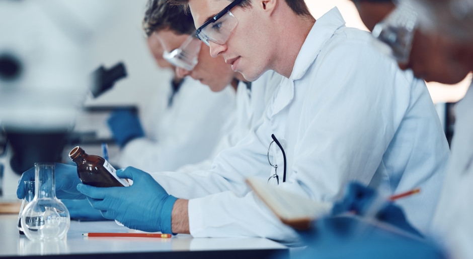 Ile punktów z matury na medycynę? Te uczelnie nie wymagają egzaminu z biologii