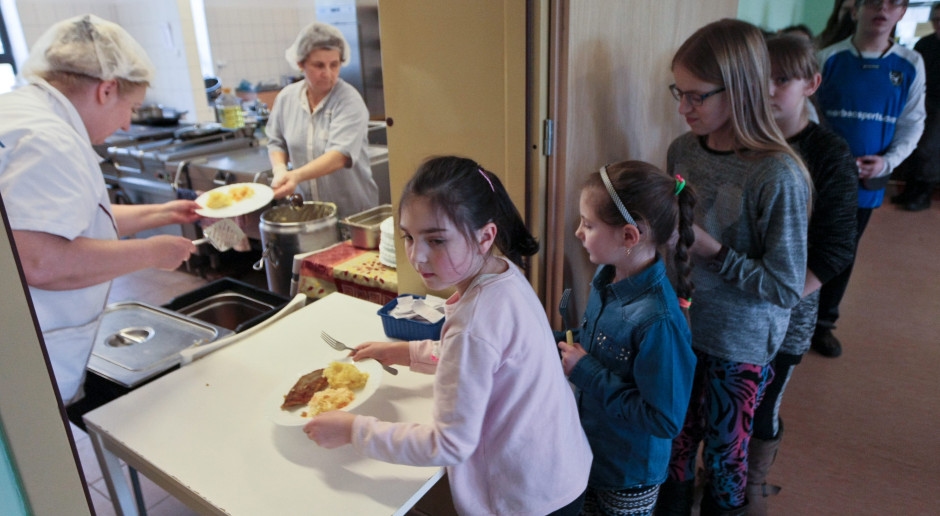 Revolução nas lojas e cantinas escolares. Regulamentações sobre carne e café geram polêmica