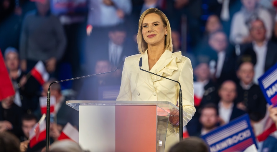 Nawrocka ist nicht untätig. Chajzer kommentierte: „Sie entwickelt sich zur besten First Lady der Geschichte.“