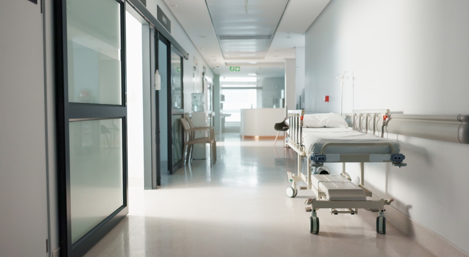De startprijs bedraagt 309.000 PLN per maand. Het ziekenhuis is beschikbaar voor verhuur.