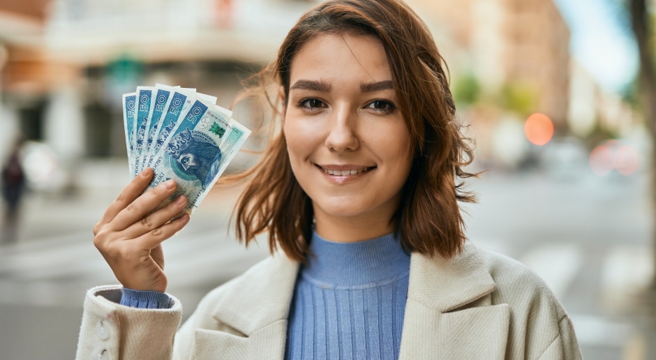 650 PLN independientemente de la edad o los ingresos. 7.600 polacos ya reciben esta ayuda.