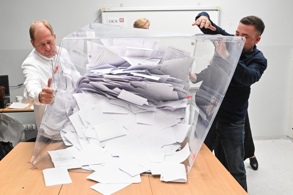 As eleições presidenciais na Romênia são mais importantes que as na Polônia? A mídia estrangeira aguarda o segundo turno