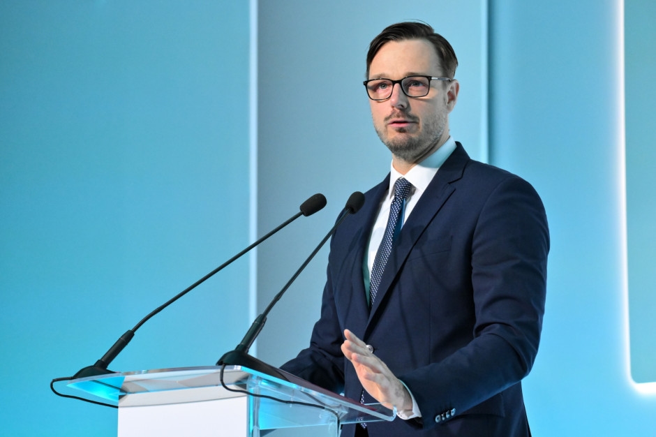 O Ministro comentou sobre as eleições. "Foi difícil, agora será muito difícil." As mudanças estão chegando às empresas