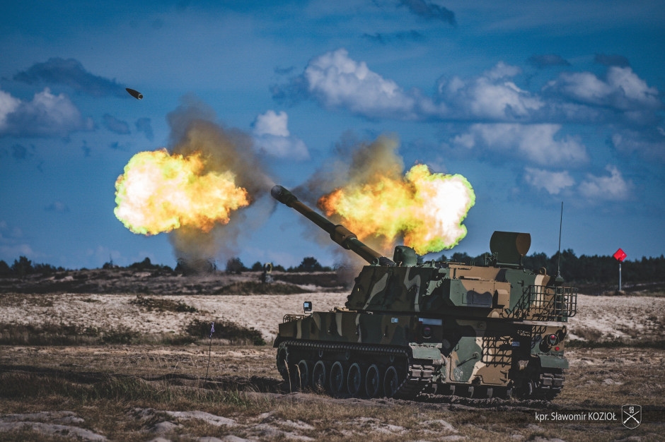 The Armaments Agency is reaching out for EU grants. In the background, ammunition for artillery