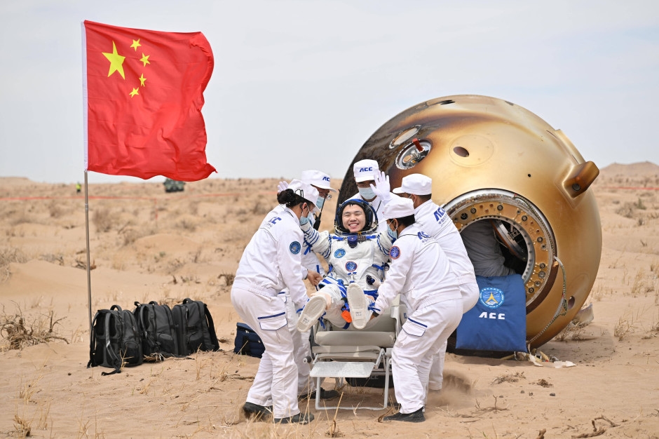 Die Chinesen sind den USA dicht auf den Fersen. Das Wettrennen im Weltraum nimmt Fahrt auf.