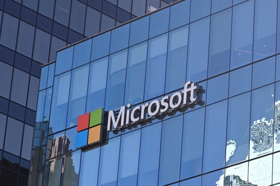 Microsoft sta mostrando i vantaggi dell'intelligenza artificiale ai suoi dipendenti. Quelli che non sono stati licenziati