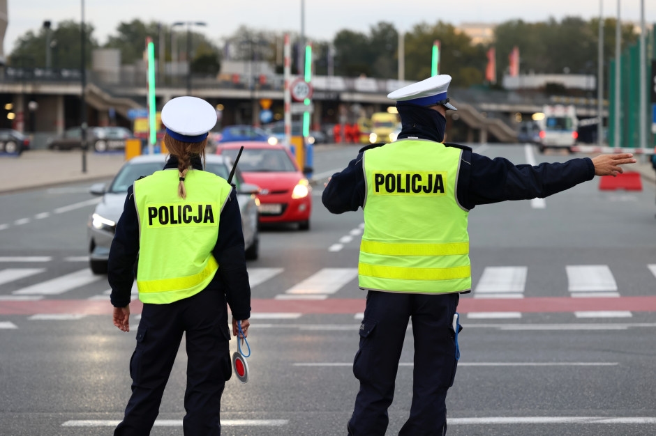Uma multa por dirigir com óculos. As regras são claras.