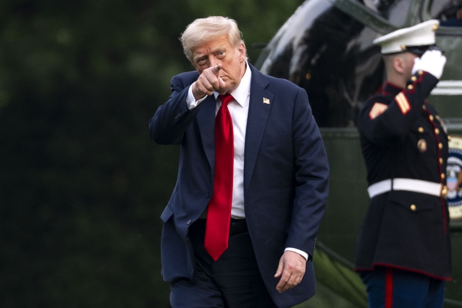 Trump'ın kripto para birimi yalnızca birkaç kişiye para kazandırırken, birçok kişiye zarar verdi. Borsalar mı coştu?