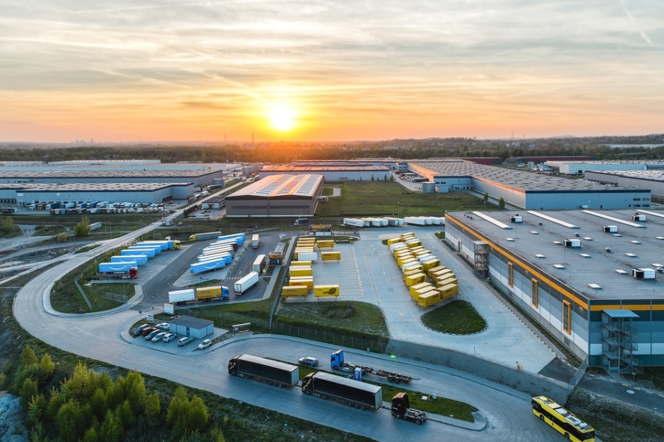 Amazon gibt bekannt, wie viel CO2 es ausstößt. Das Streben nach Klimaneutralität verläuft schlecht.