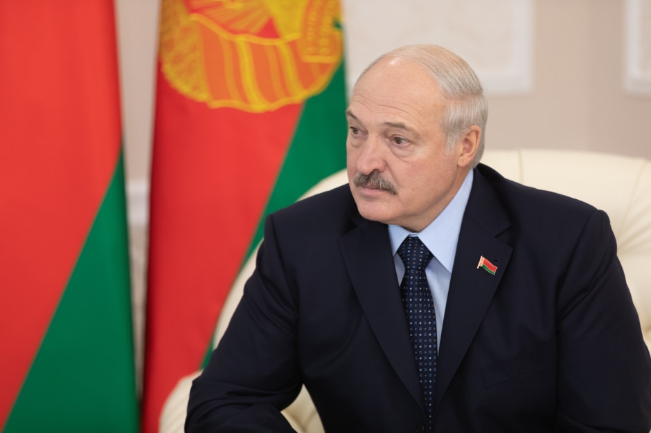 Ucrania está cortando lazos económicos con Bielorrusia, pero Lukashenko ha encontrado una solución: se está aprovechando de Polonia.