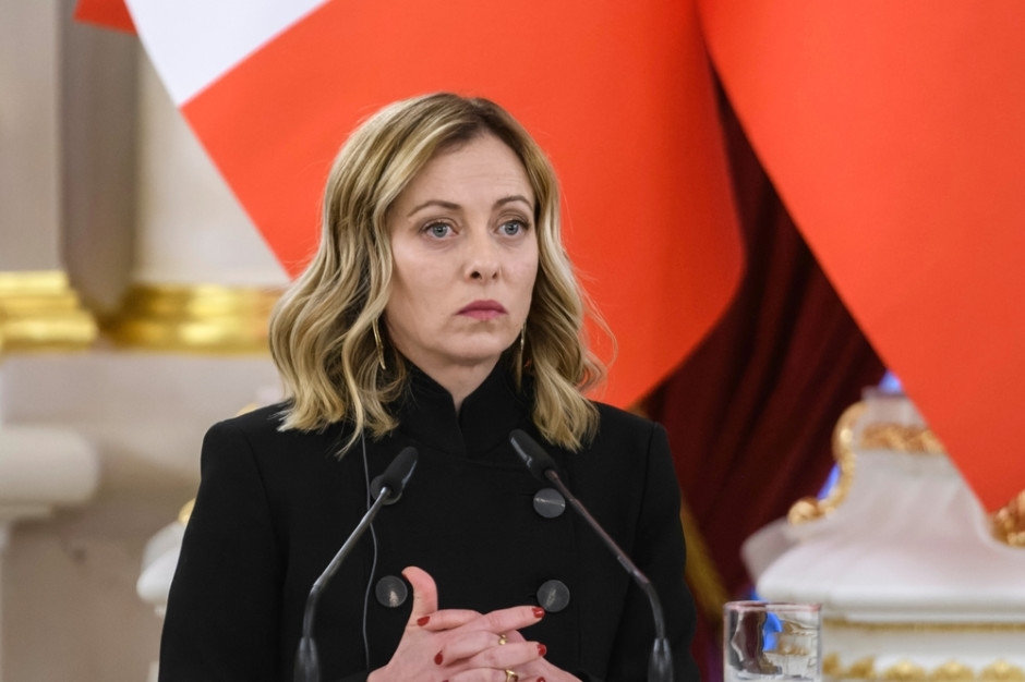 Giorgia Meloni lleva mil días como primera ministra de Italia. Combina popularidad con estabilidad política.