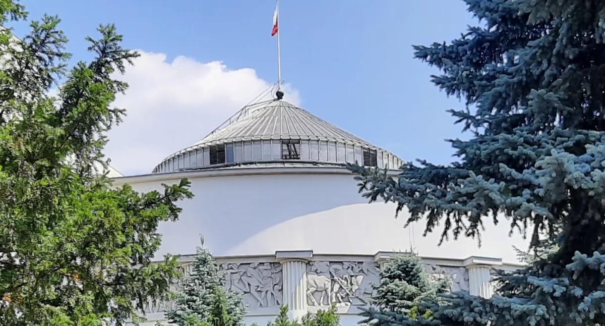 Sejm przegłosował nowelizację prawa farmaceutycznego: mniej biurokracji dla podmiotów odpowiedzialnych