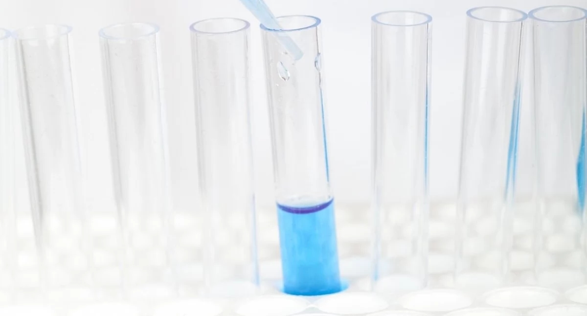 Próbka śliny zamiast mammografii? Naukowcy opracowali przenośny biosensor
