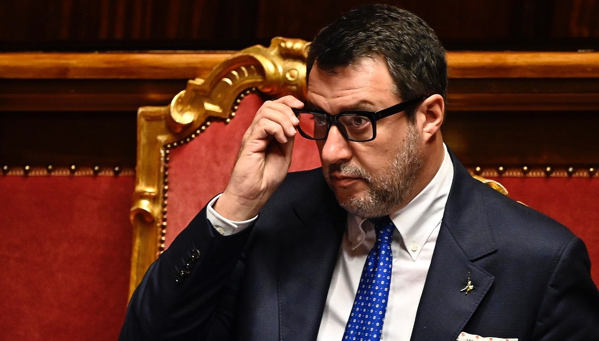Décret sur les infrastructures, nouveaux tarifs aériens et pont sur le détroit en projet