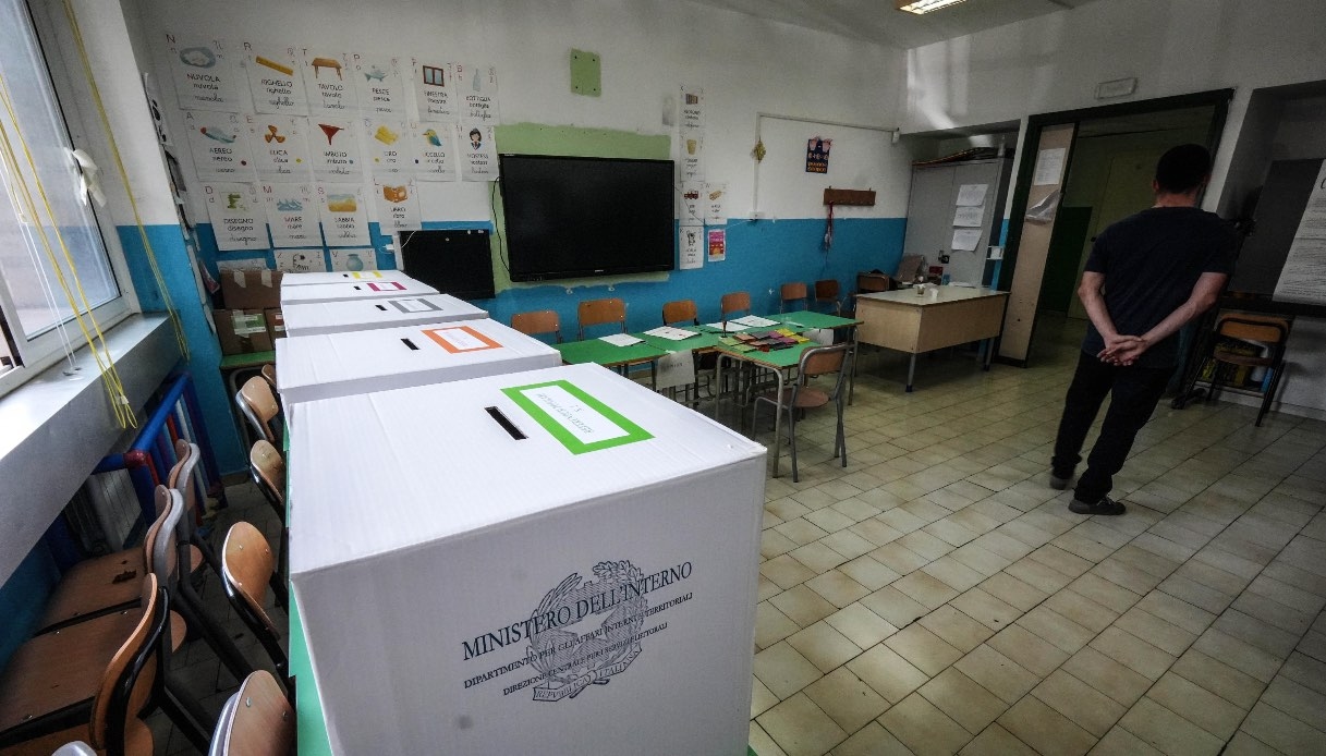 Referendum 8 en 9 juni, lage opkomst en politieke spanningen: de uitdaging van het quorum