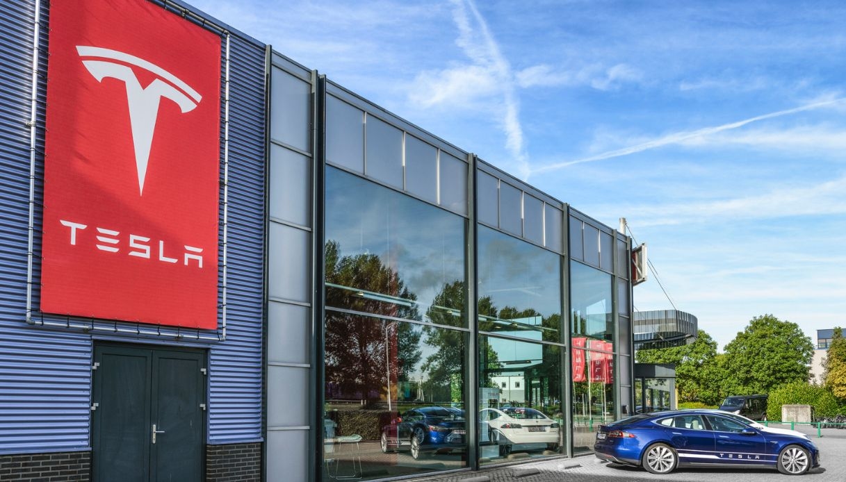 Tesla elektrik üretecek: Musk'ın yeni fikri