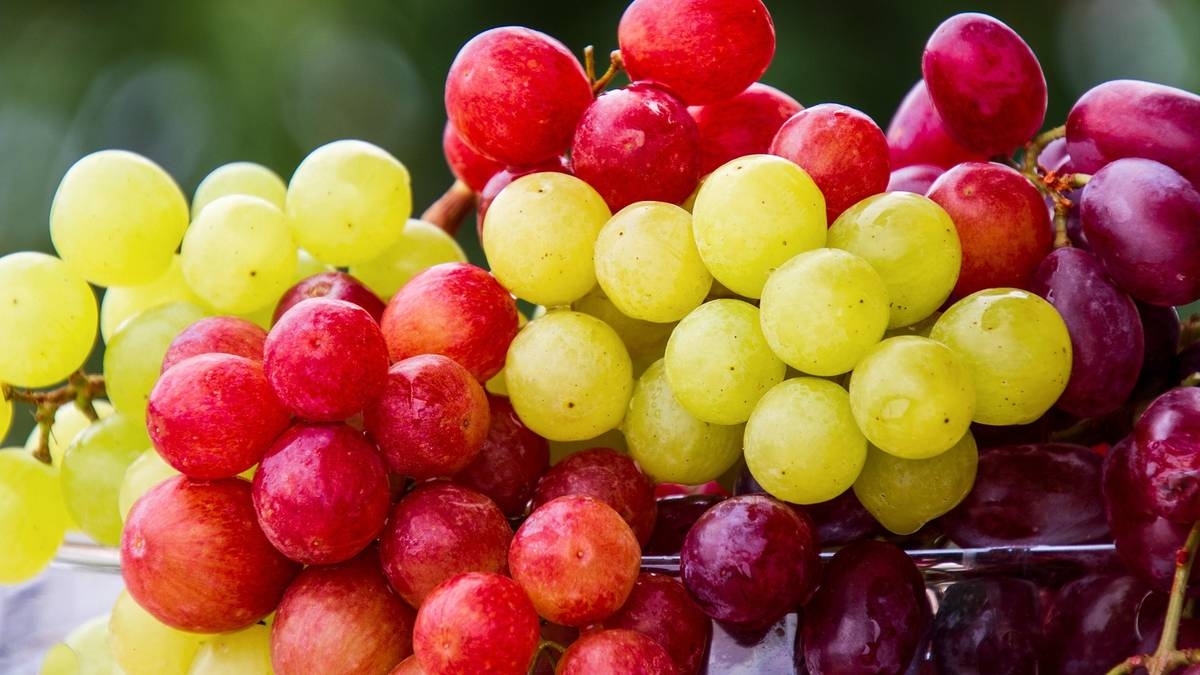 Just washing with water is not enough. A simple way to clean fruit