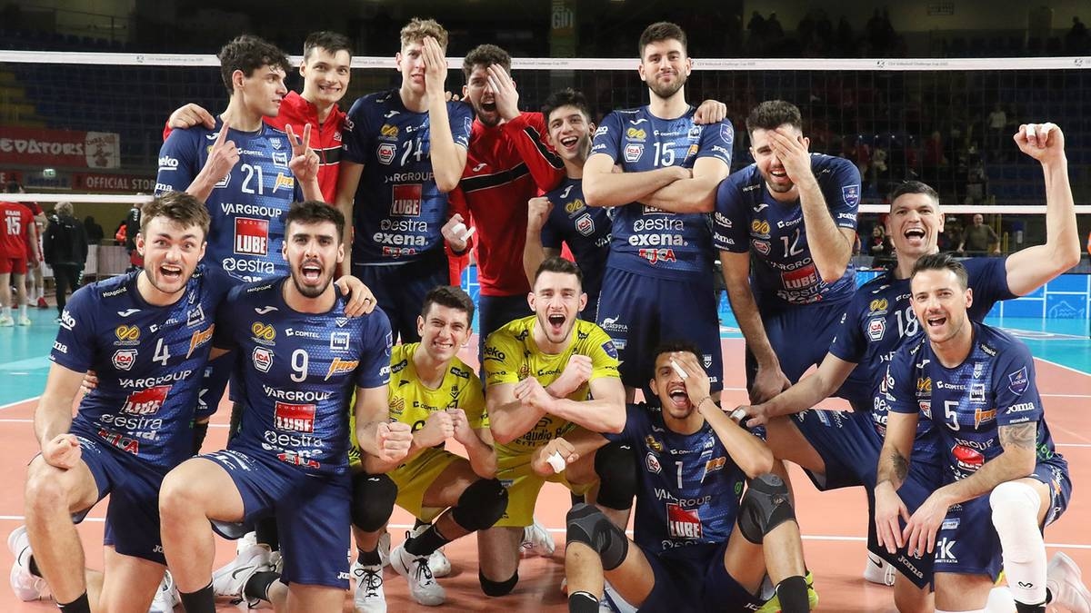 Jogadores de vôlei do Lube estão esperando por Bogdanka! Vitória indiscutível do gigante italiano