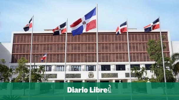 Proje, öğrencilerin mezun olabilmeleri için seçimlerde çalışmalarını gerektiriyor