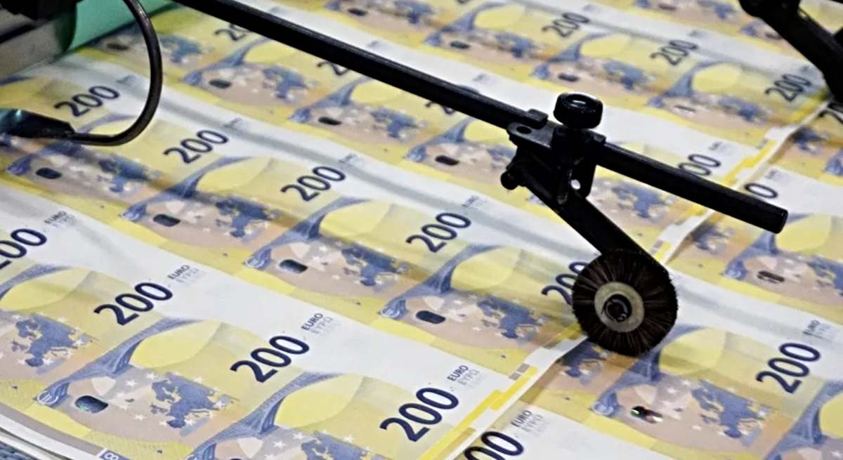 De autonome regio's ontvangen deze maand bijna 10 miljard euro aan achterstallige voorschotten.