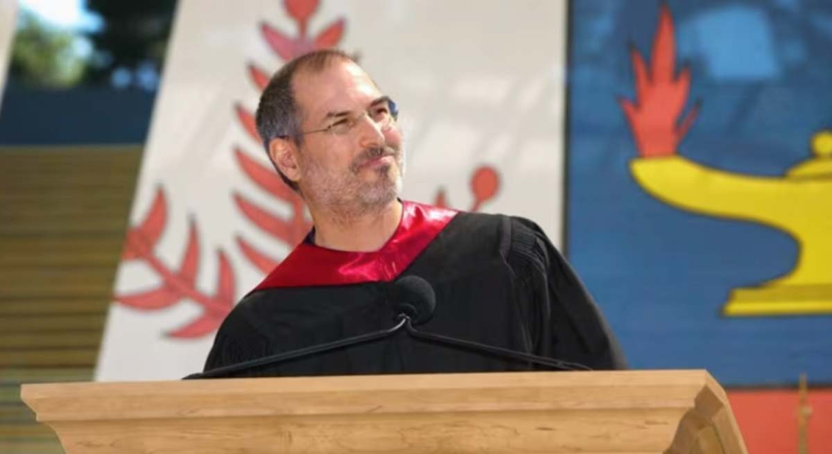 Así creó Steve Jobs el "mejor discurso de la historia": Estuvo a un paso de no darlo